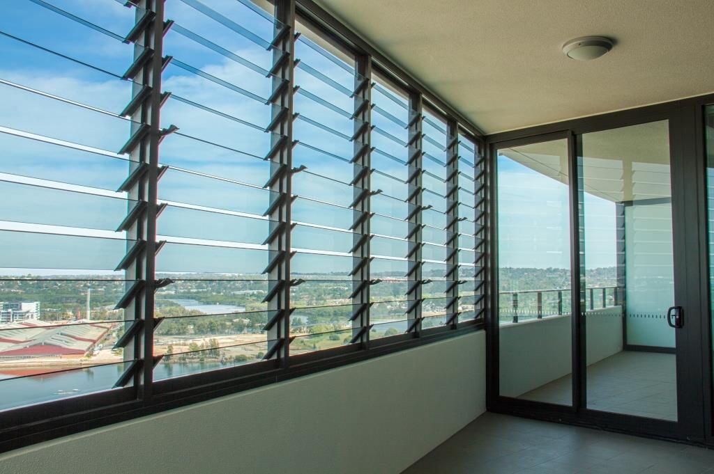 Glass Lourvres